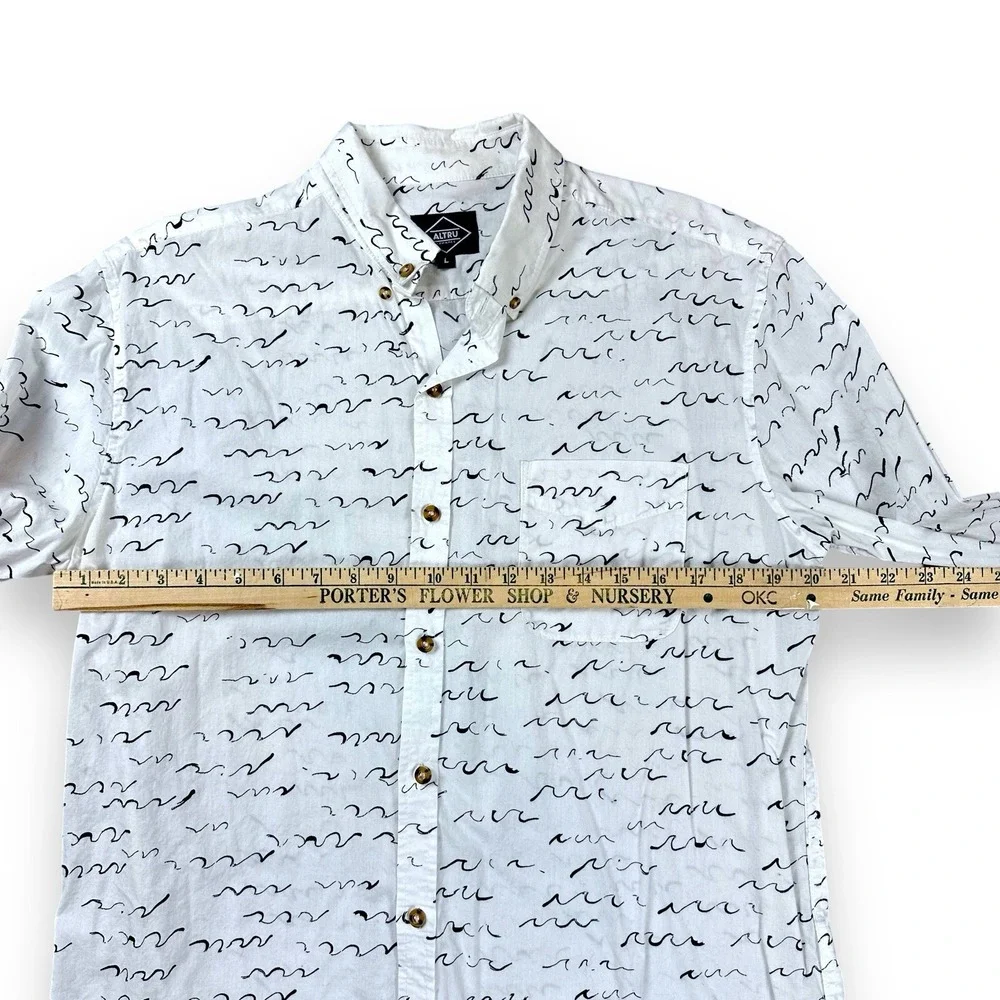 Altru Men's Dress Shirt‎ Large White Black Waves Long Sleeve Button Down